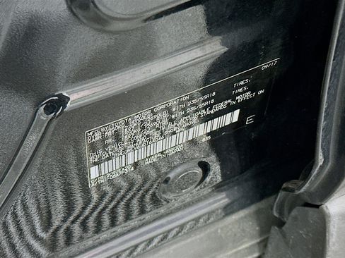 Used 2018 Toyota RAV4 Limited image 12