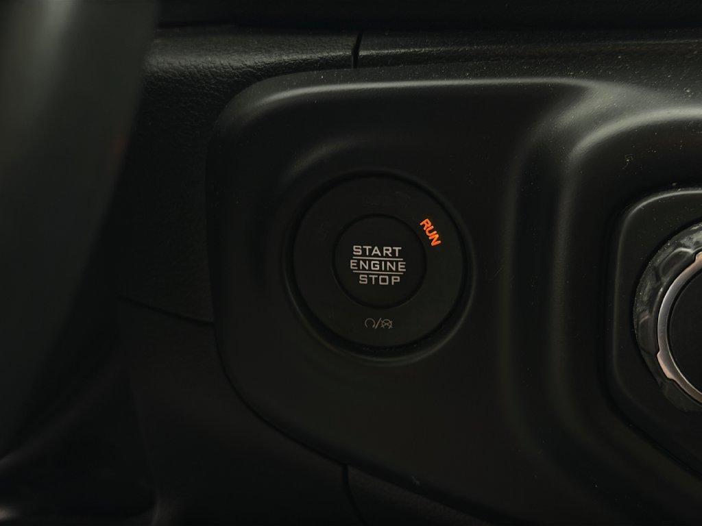 Used 2022 Jeep Wrangler Unlimited Rubicon 4xe w/ Cold Weather Group AWD/4WD image 18