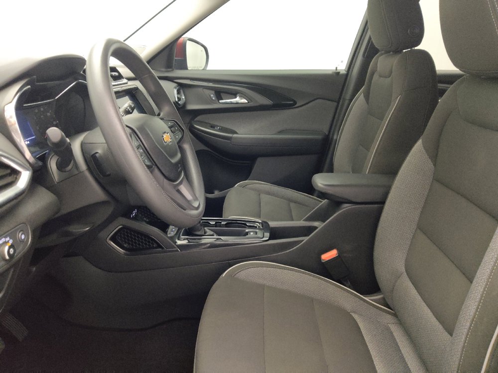 Used 2021 Chevrolet TrailBlazer LT w/ Convenience Package FWD image 17