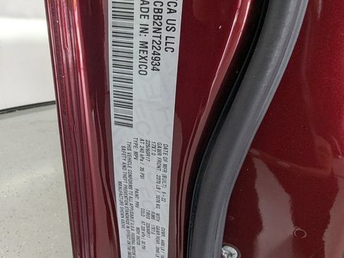 Used 2022 Jeep Compass Latitude FWD image 28