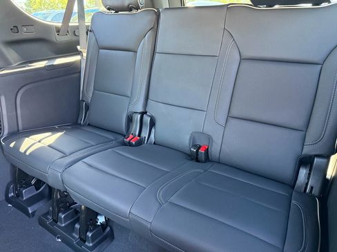 New 2026 Chevrolet Suburban Premier image 27