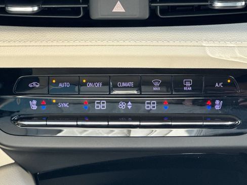 Certified 2023 Buick Envision Avenir AWD/4WD image 27