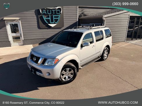 Used 2011 Nissan Pathfinder Silver image 2