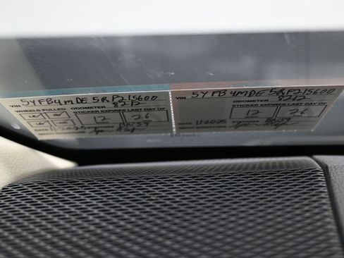 Used 2024 Toyota Corolla LE w/ LE Convenience Package image 10