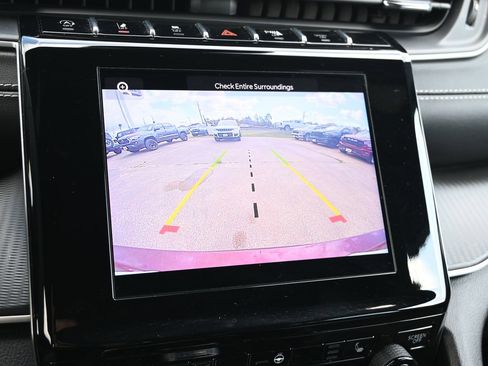 Used 2023 Jeep Grand Cherokee L Laredo image 16