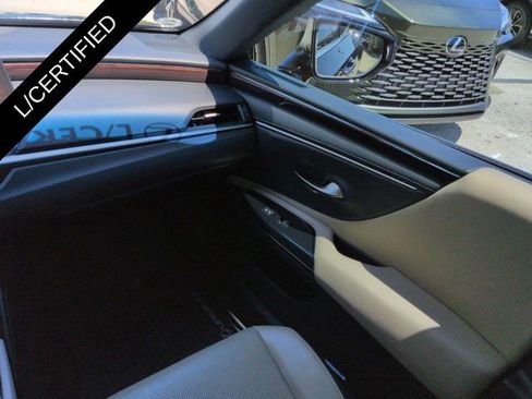 Certified 2021 Lexus ES 250 w/ Premium Package AWD/4WD image 18