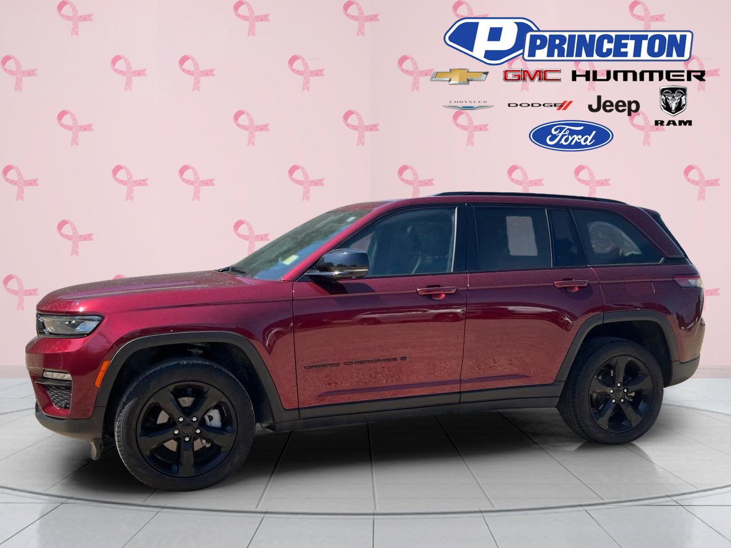 Certified 2025 Jeep Grand Cherokee Limited w/ Luxury Tech Group II AWD/4WD image 4