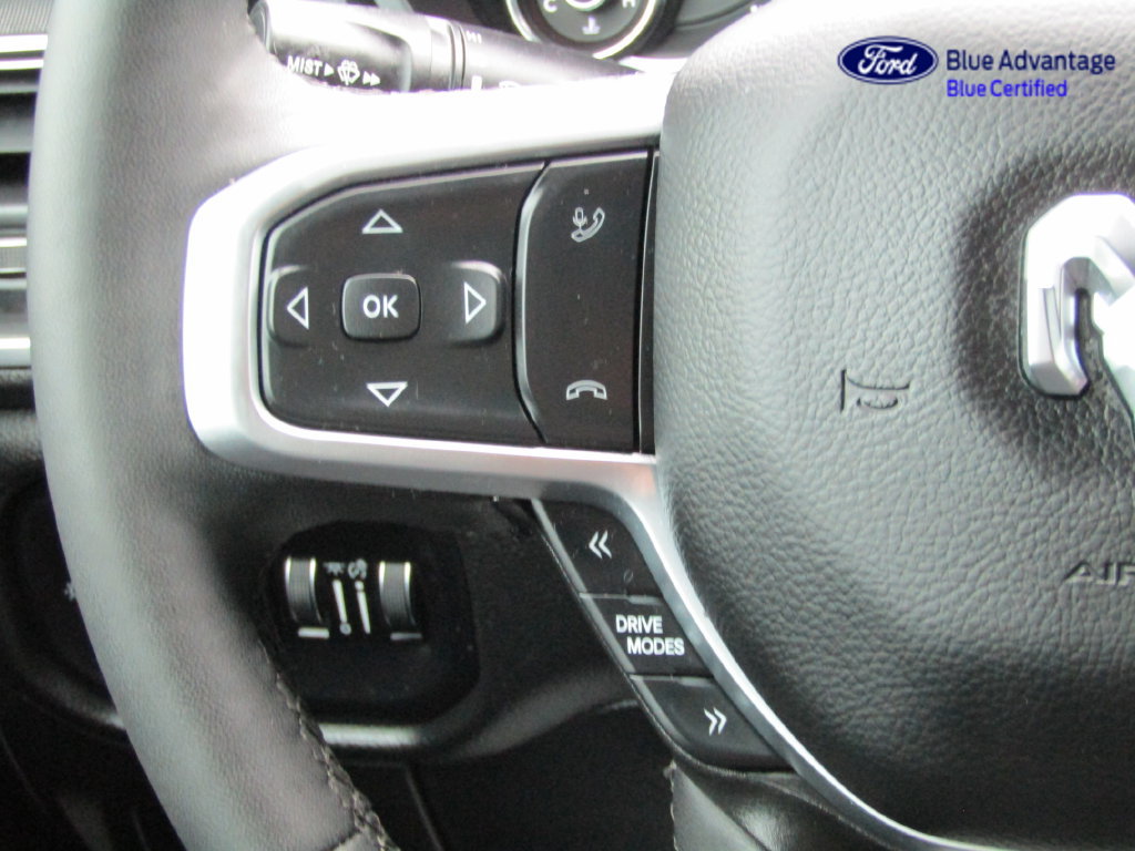 Used 2025 RAM 1500 4x4 Crew Cab image 37