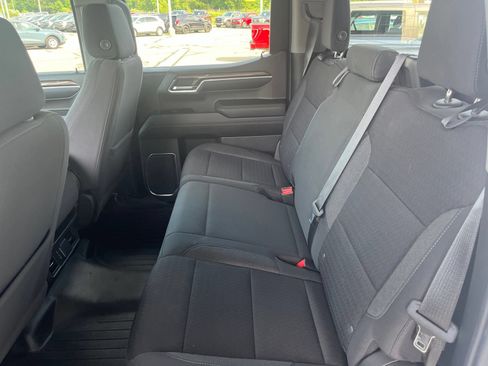 Used 2022 Chevrolet Silverado 1500 LT AWD/4WD image 12