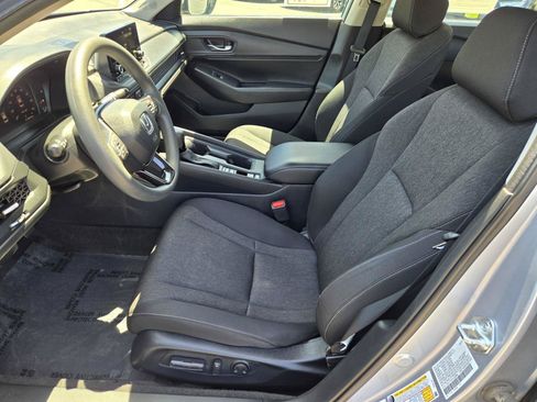 Used 2023 Honda Accord EX image 17