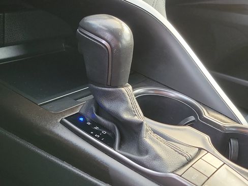 Used 2024 Toyota Camry SE FWD image 32