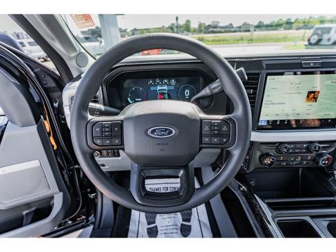 Used 2025 Ford F250 XLT w/ Black Appearance Package image 11