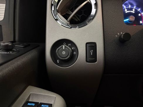 Used 2016 Ford F250 Lariat w/ Lariat Ultimate Package AWD/4WD image 32