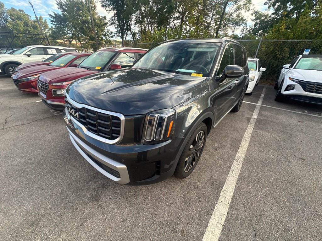 Used 2023 Kia Telluride SX FWD image 2