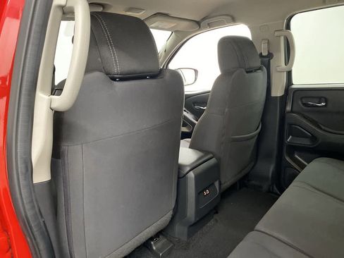 Used 2023 Nissan Frontier SV image 15