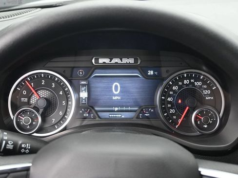 New 2026 RAM 1500 Express AWD/4WD image 9