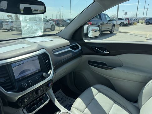 Used 2021 GMC Acadia SLT w/ Preferred Package AWD/4WD image 9