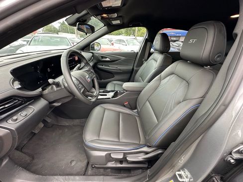 Used 2025 Buick Envista Sport Touring image 10
