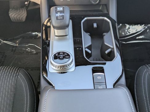New 2026 Mitsubishi Outlander ES FWD image 17