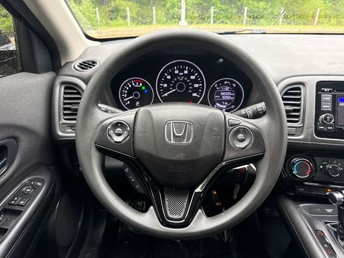 Used 2022 Honda HR-V LX image 19