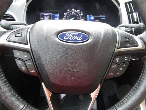 Used 2024 Ford Edge SEL image 17