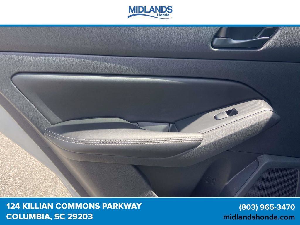 Used 2025 Nissan Altima 2.5 SV FWD image 11