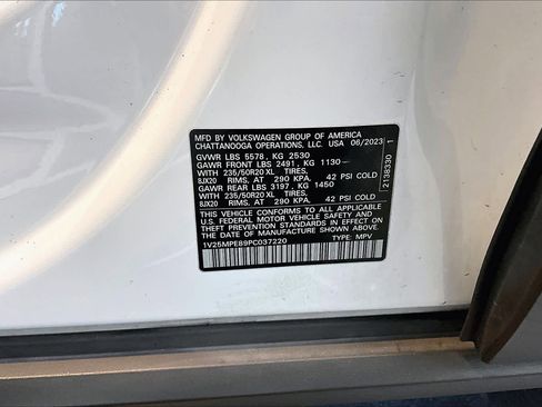 Used 2023 Volkswagen ID.4 S image 33