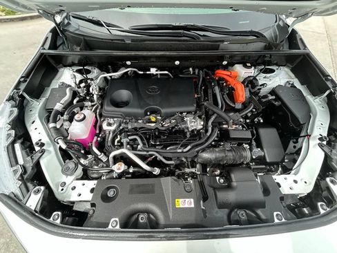 Used 2025 Toyota RAV4 XSE AWD/4WD image 33