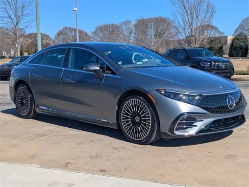 Used 2023 Mercedes-Benz EQS 580 4MATIC Sedan image 3