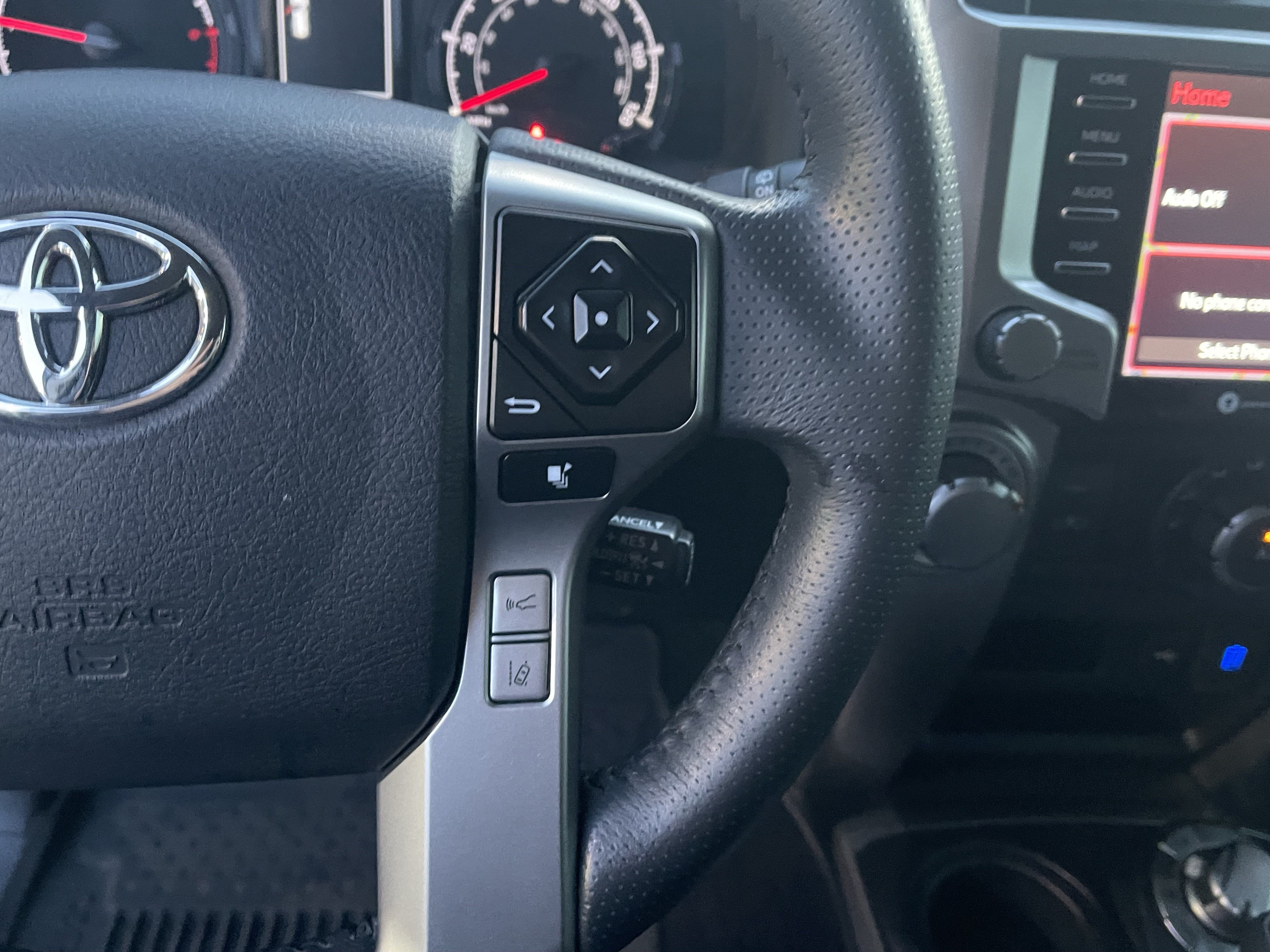 Used 2022 Toyota 4Runner SR5 AWD/4WD image 21