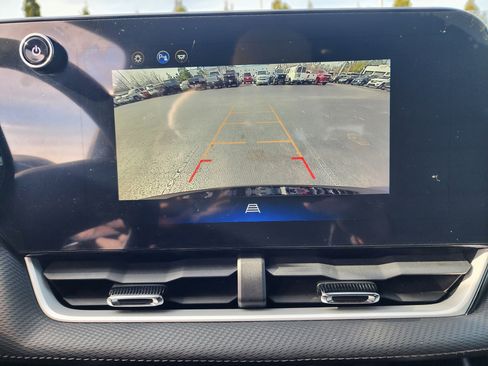 Used 2025 Chevrolet Equinox LT image 33