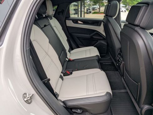 New 2026 Porsche Cayenne S AWD/4WD image 23