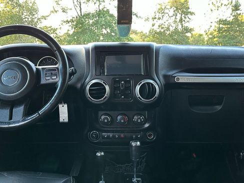 Used 2015 Jeep Wrangler Unlimited Sahara w/ Dual Top Group image 14