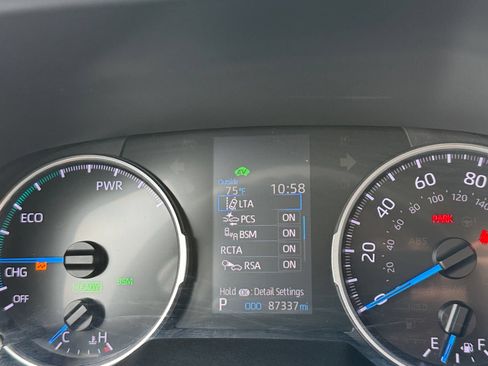 Used 2020 Toyota RAV4 LE w/ All Weather Liner Package AWD/4WD image 23