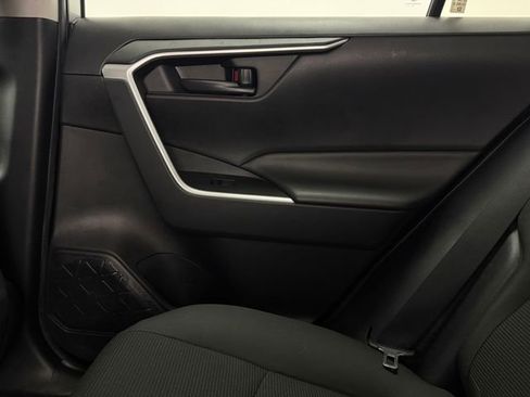 Used 2020 Toyota RAV4 LE FWD image 32