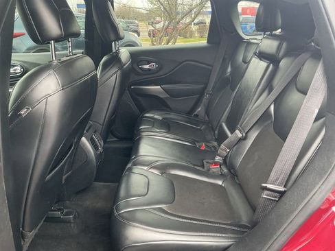 Used 2020 Jeep Cherokee Latitude Plus AWD/4WD image 26