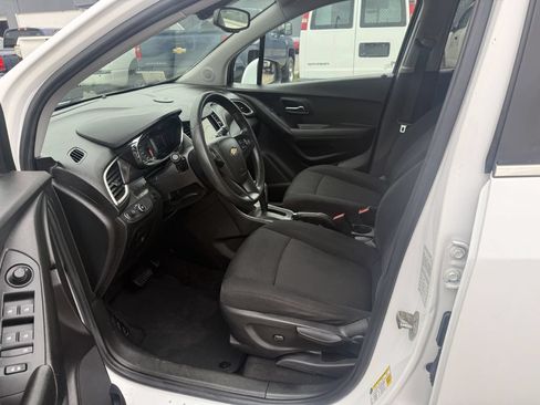 Used 2018 Chevrolet Trax LT AWD/4WD image 8