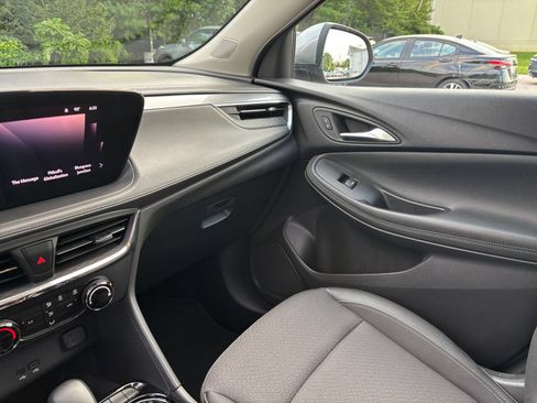 Used 2025 Buick Encore GX Preferred FWD image 33