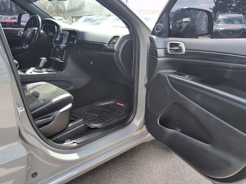 Used 2020 Jeep Grand Cherokee Altitude image 7