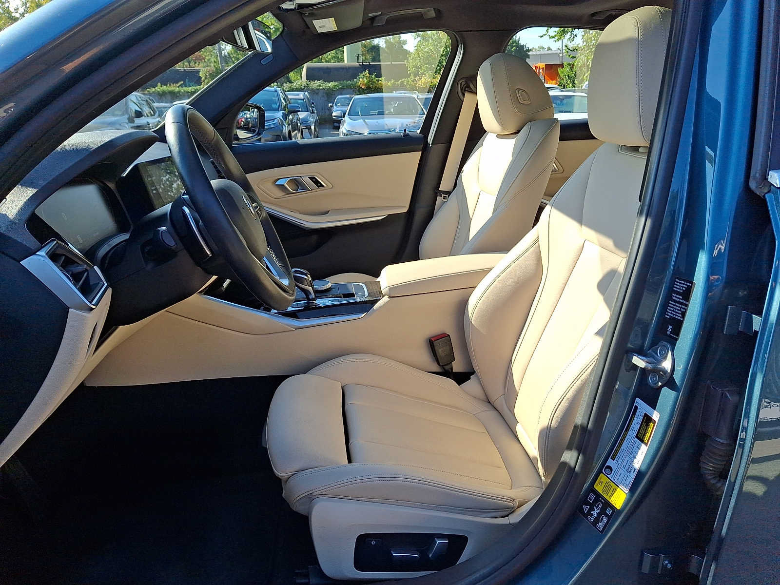 Used 2019 BMW 330i xDrive Sedan w/ Driving Assistance Package AWD/4WD image 10