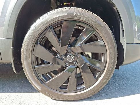 Used 2024 Volkswagen Taos SE w/ Black Wheel Plus Package AWD/4WD image 35