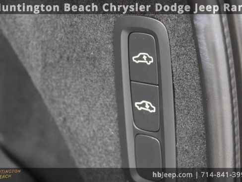 Used 2019 Volvo XC90 T8 R-Design w/ Advanced Package image 35