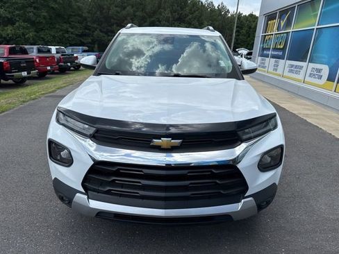 Used 2022 Chevrolet TrailBlazer LT w/ Convenience Package AWD/4WD image 2