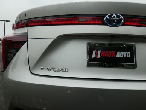 Used 2019 Toyota Mirai image 10