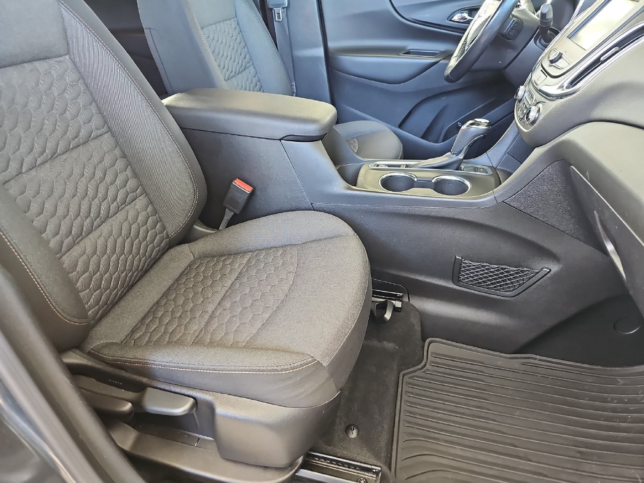 Used 2018 Chevrolet Equinox LT AWD/4WD image 13