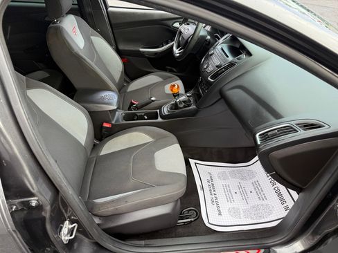 Used 2017 Ford Focus ST FWD image 49