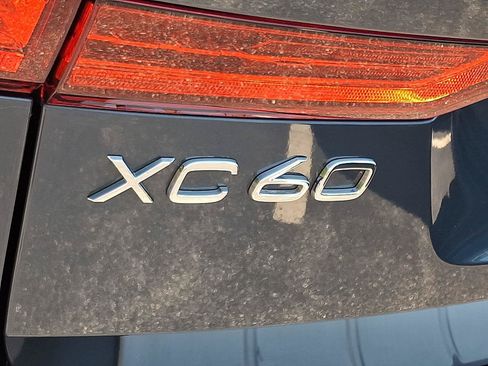 Certified 2024 Volvo XC60 B5 Ultimate w/ Climate Package AWD/4WD image 29