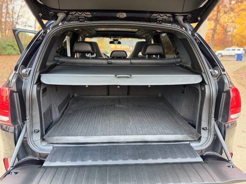 Used 2016 BMW X5 M image 16