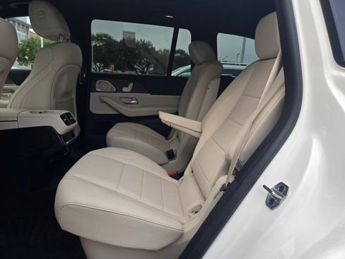 Used 2025 Mercedes-Benz GLS 450 4MATIC image 22