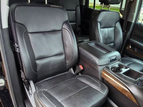 Used 2015 Chevrolet Suburban LT image 22